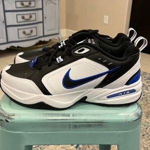 NEW IN BOX! Nike Air Monarch IV size 10.5
